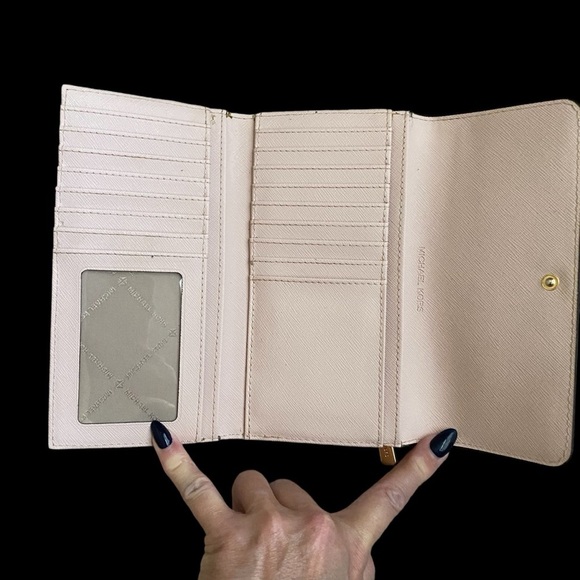 Michael Kors Jet Set Trifold Wallet - Picture 6 of 7